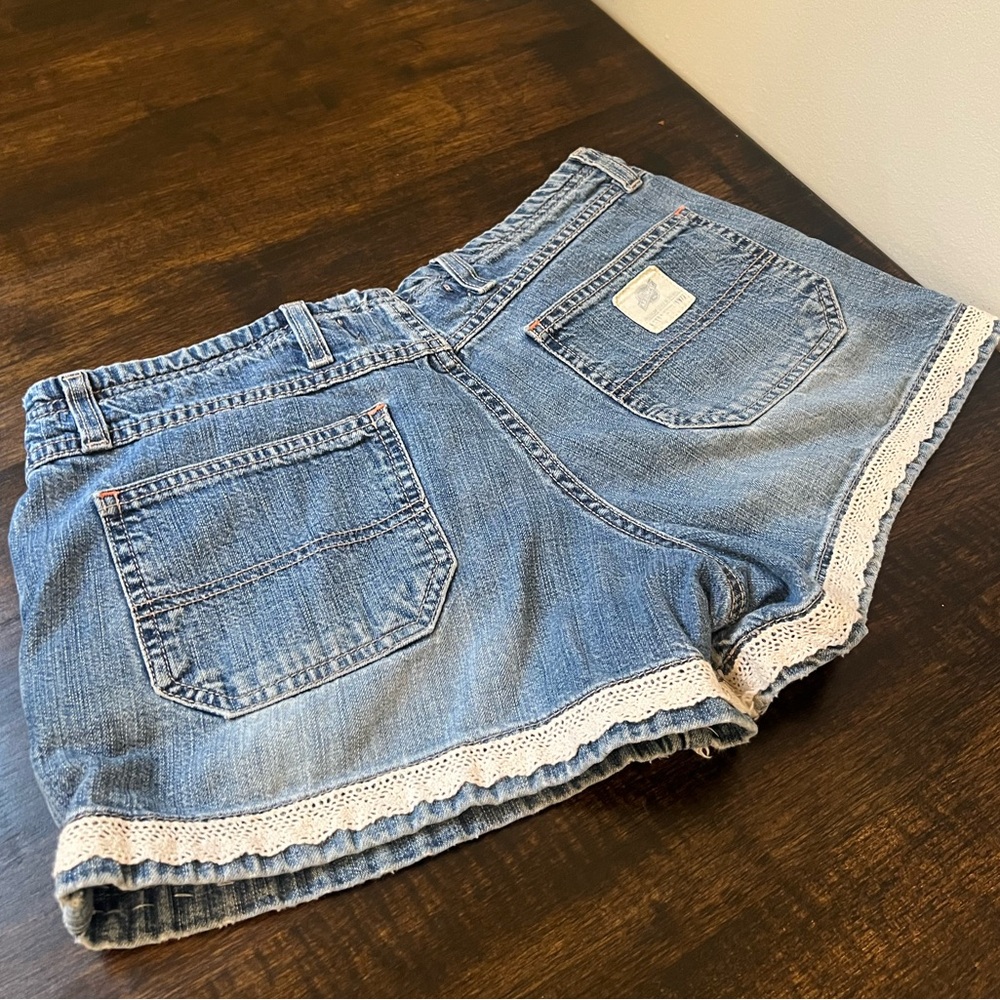 Vintage American Eagle Women’s Denim Shorts, Size 2 - Picture 4 of 5